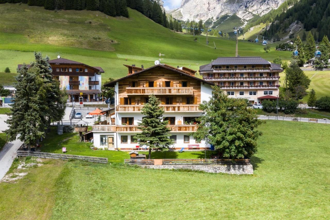 Hotel Garnì Bel Air Kolfuschg Exterior foto